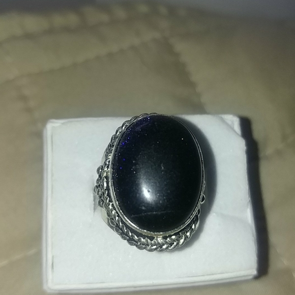 Ring - Picture 2 of 5